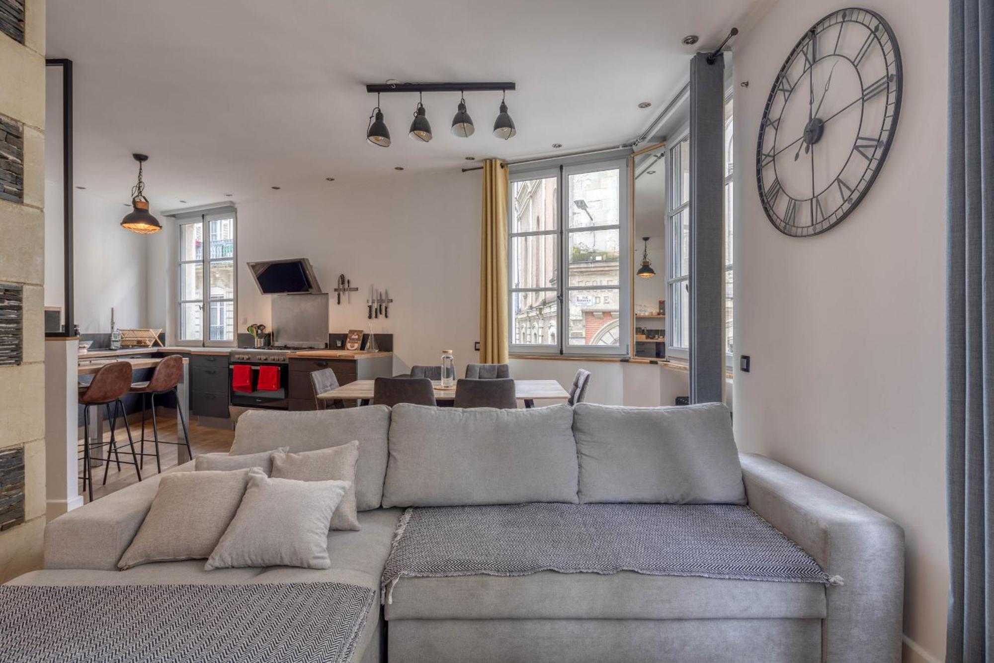 Appartement Spacieux Au Coeur D'Angers Etage 1 - 6 Personnes ภายนอก รูปภาพ