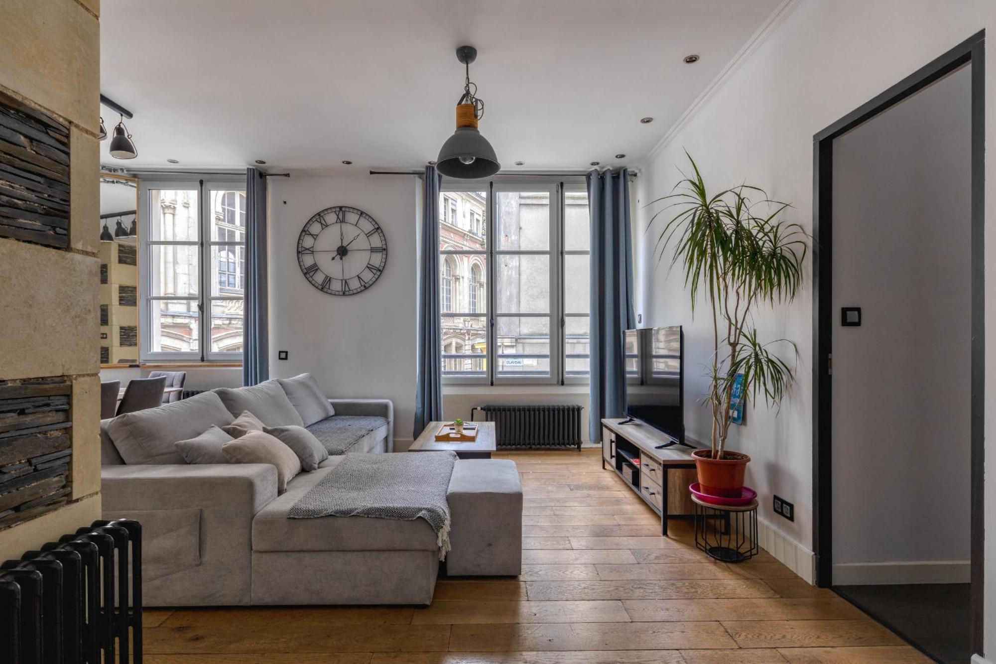 Appartement Spacieux Au Coeur D'Angers Etage 1 - 6 Personnes ภายนอก รูปภาพ